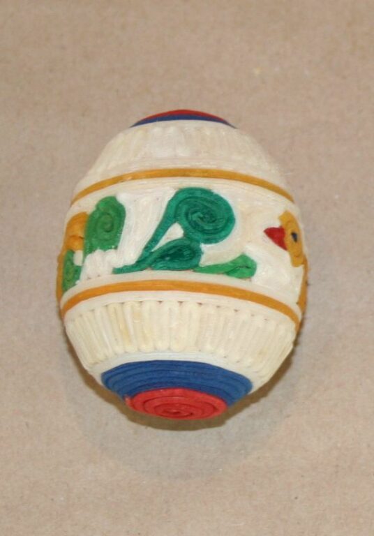 kraslica oblepovaná sietinou slepačia