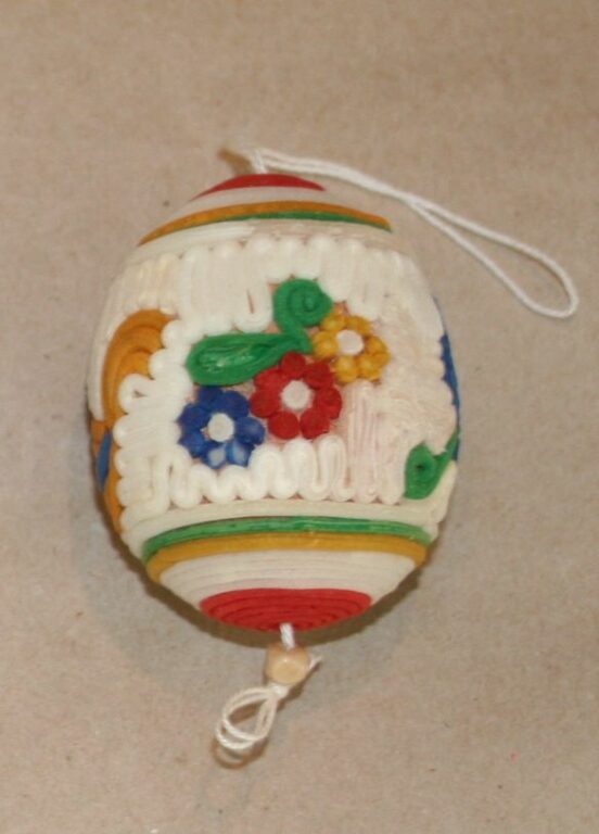 kraslica oblepovaná sietinou slepačia závesná