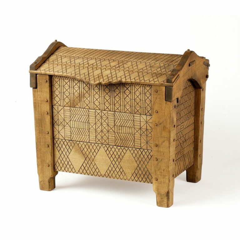 Súsek drevený vyrezávaný