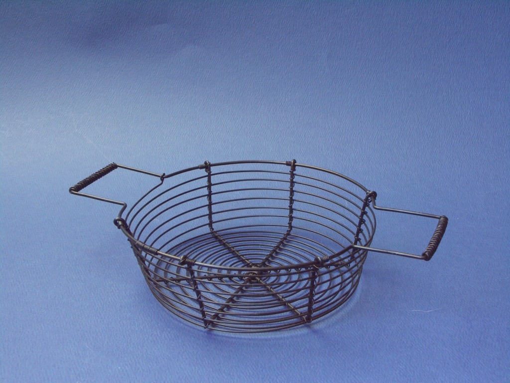 misa drôtená počiernená okrúhla s uškami