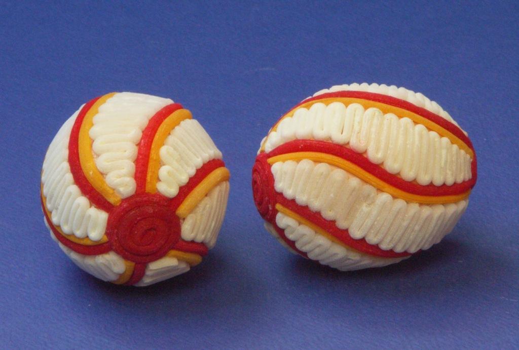 kraslica oblepovaná sietinou slepačia