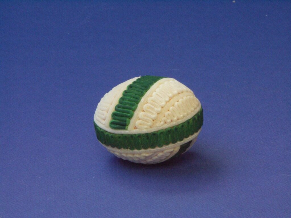 kraslica oblepovaná sietinou slepačia