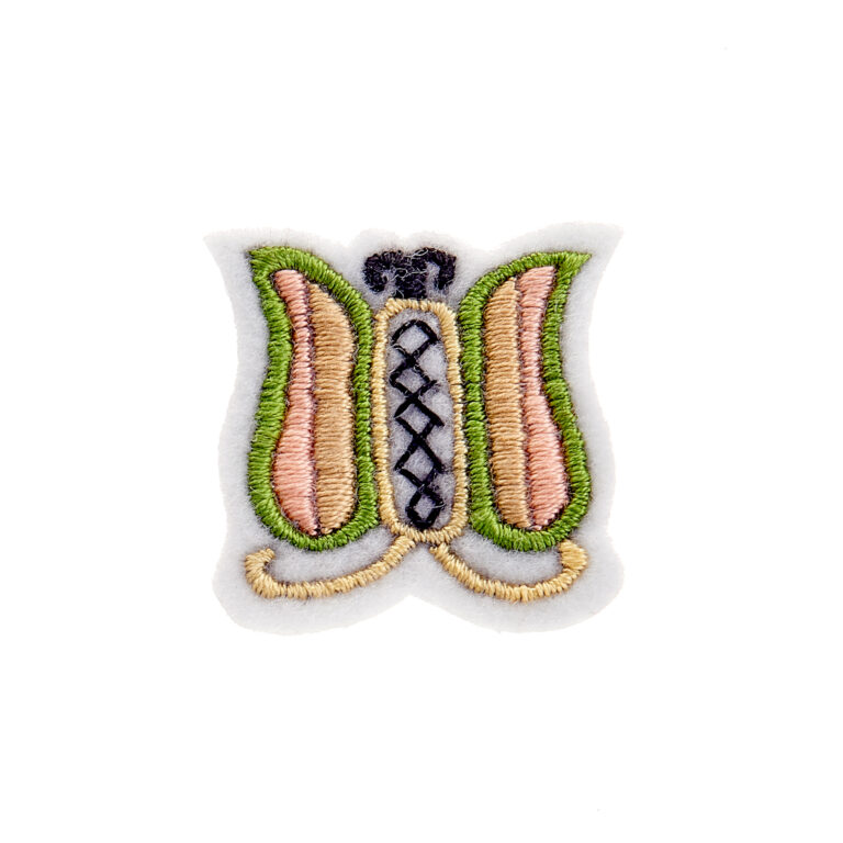 Ručne vyšívaná brošňa