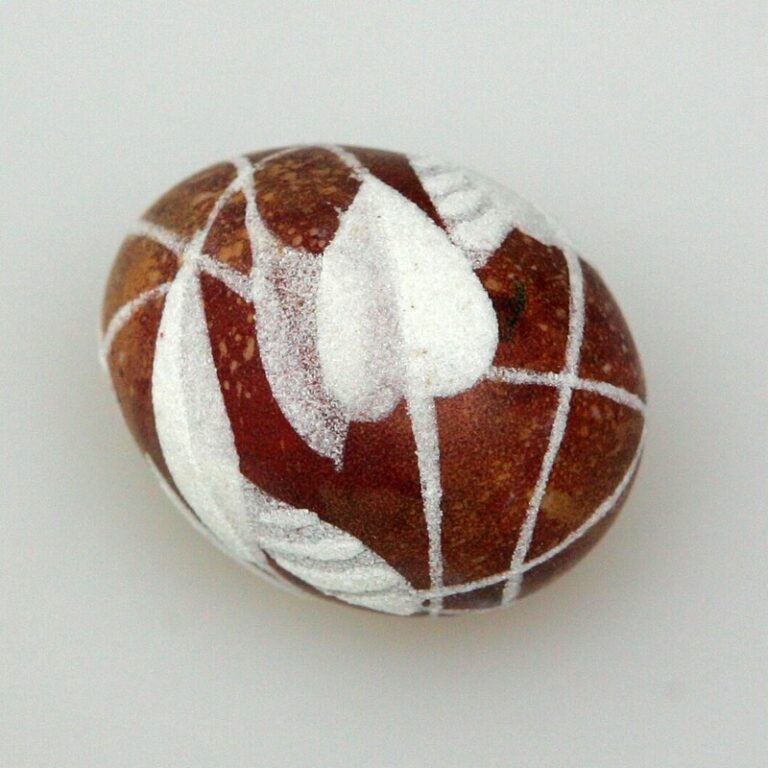 kraslica olepovaná múkou liliputia a