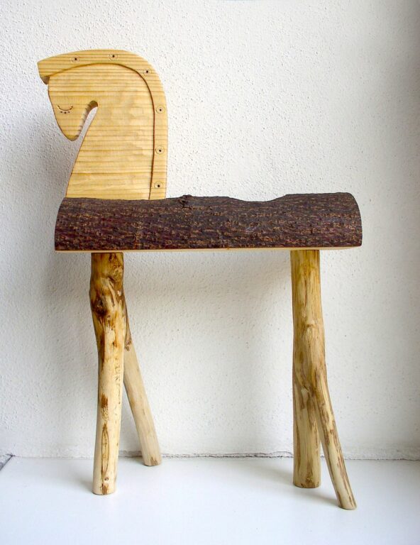 koník prírodný väčší s kôrou