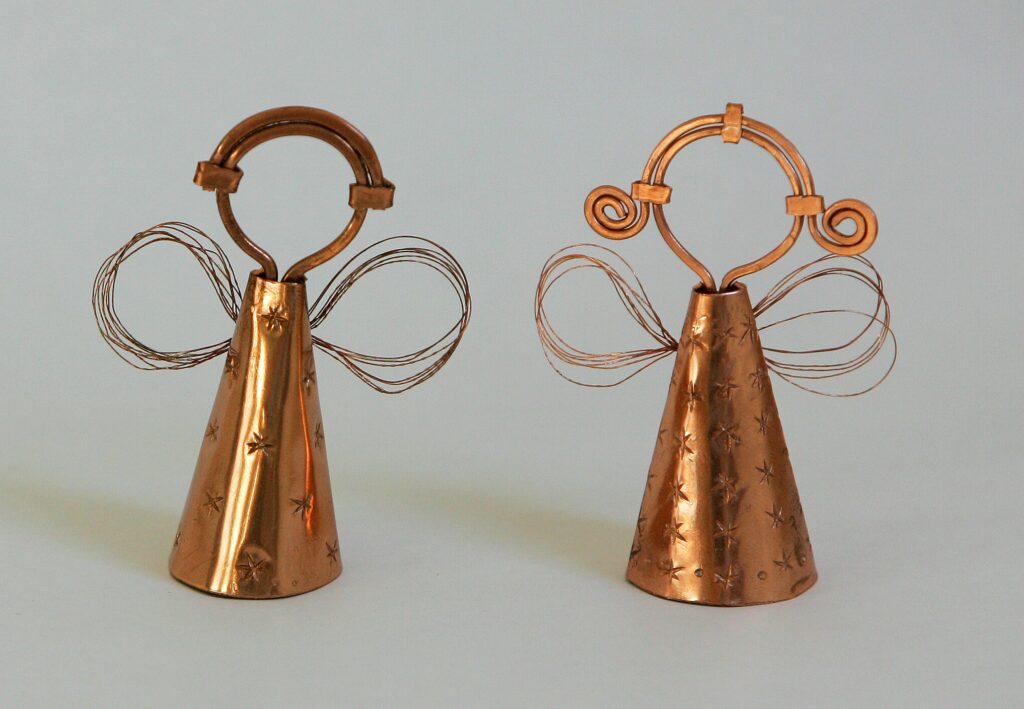 ozdoba medená závesná anjel