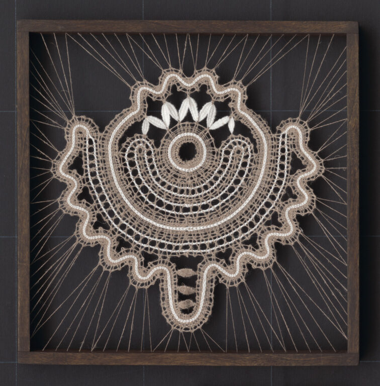 Obrázok s paličkovanou čipkou