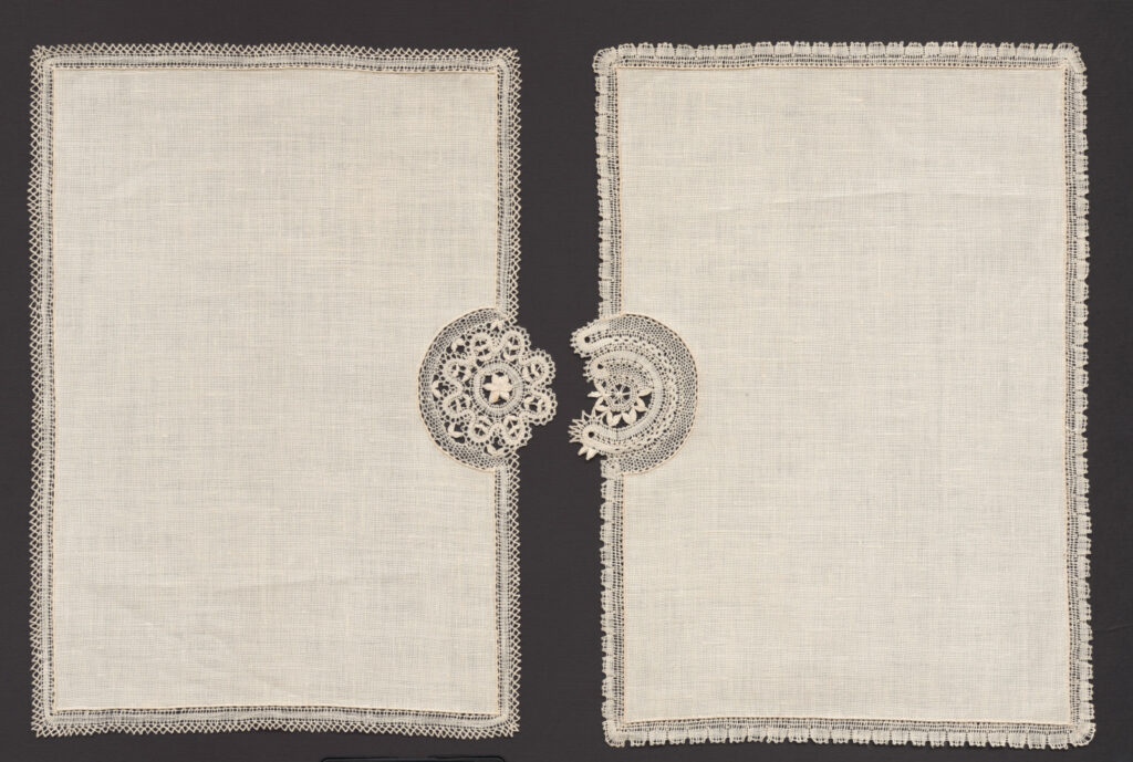 Prikrývka s paličkovanou čipkou