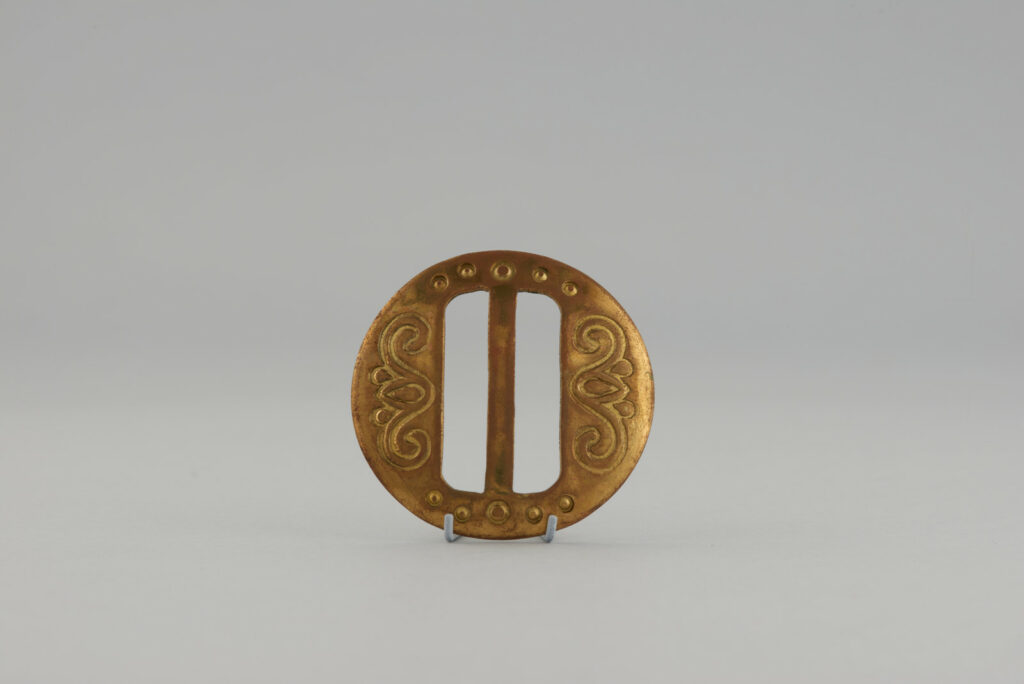 Gombík mosadzný na kabanicu