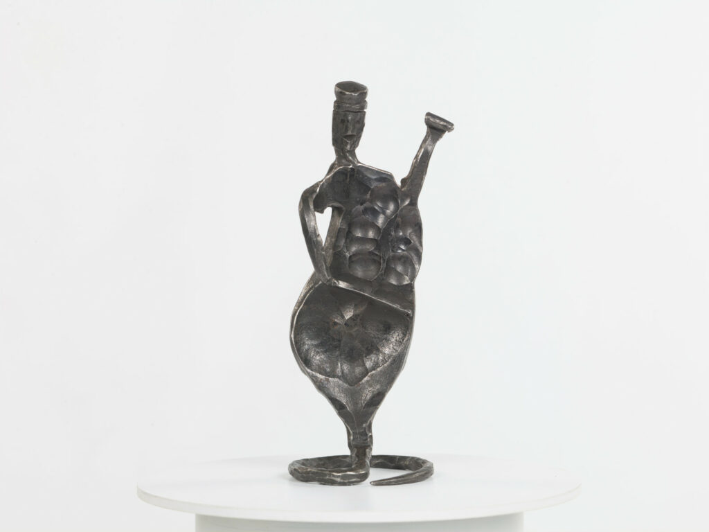 Plastika kovaná – hudobník