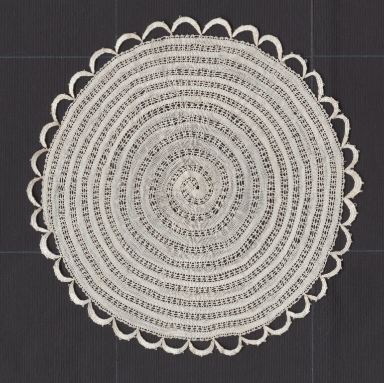 Motív paličkovaný