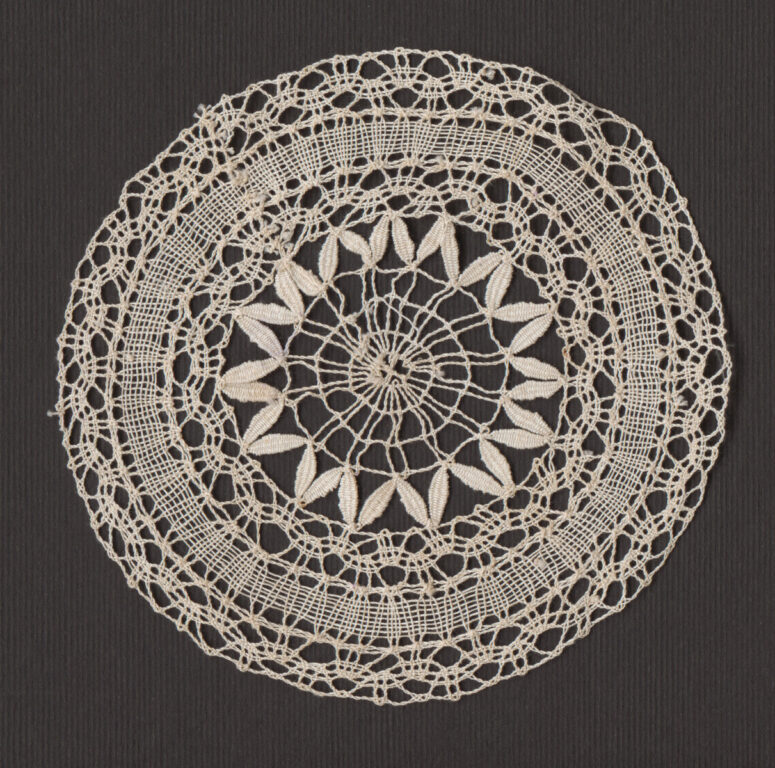 Motív paličkovaný