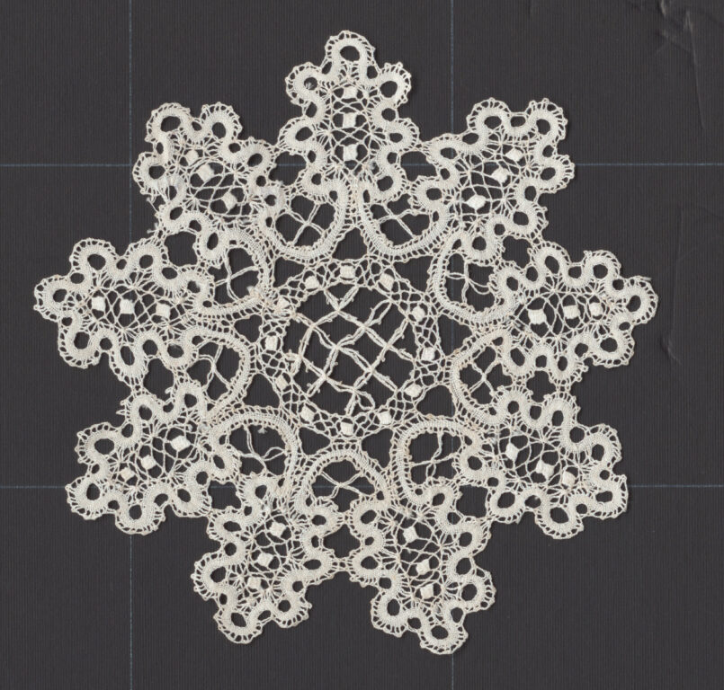 Motív paličkovaný