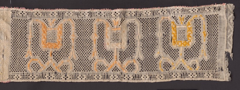 Výšivka prelamovaná