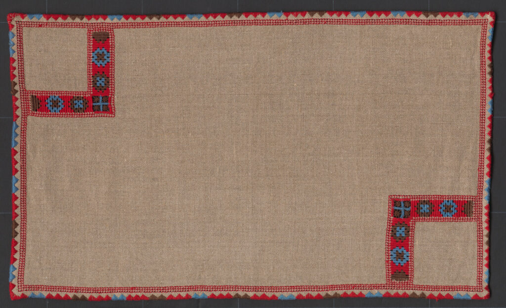 Prikrývka vyšívaná