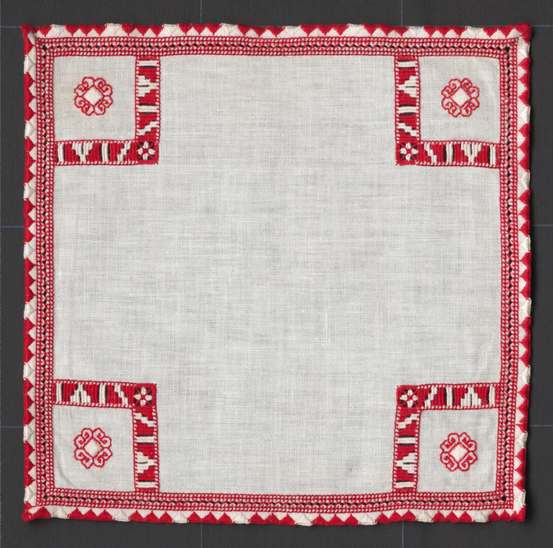 Prikrývka vyšívaná