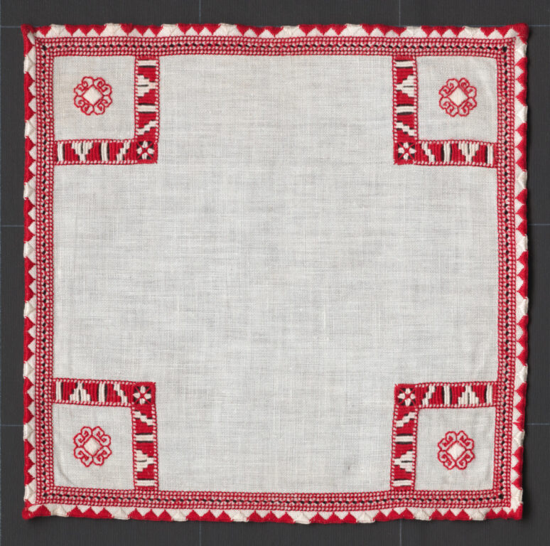 Prikrývka vyšívaná