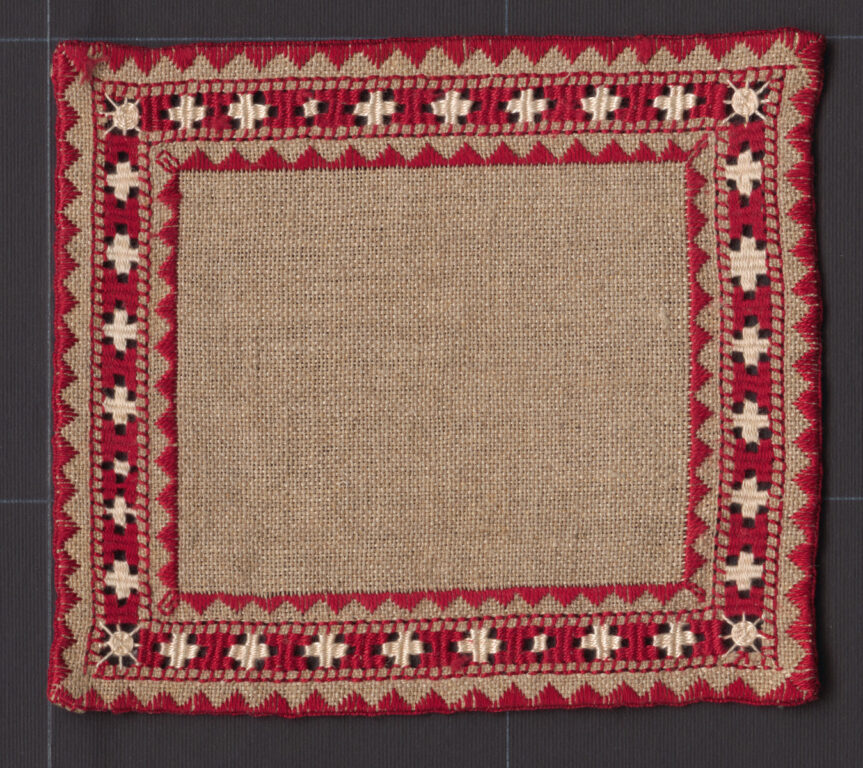 Prikrývka vyšívaná