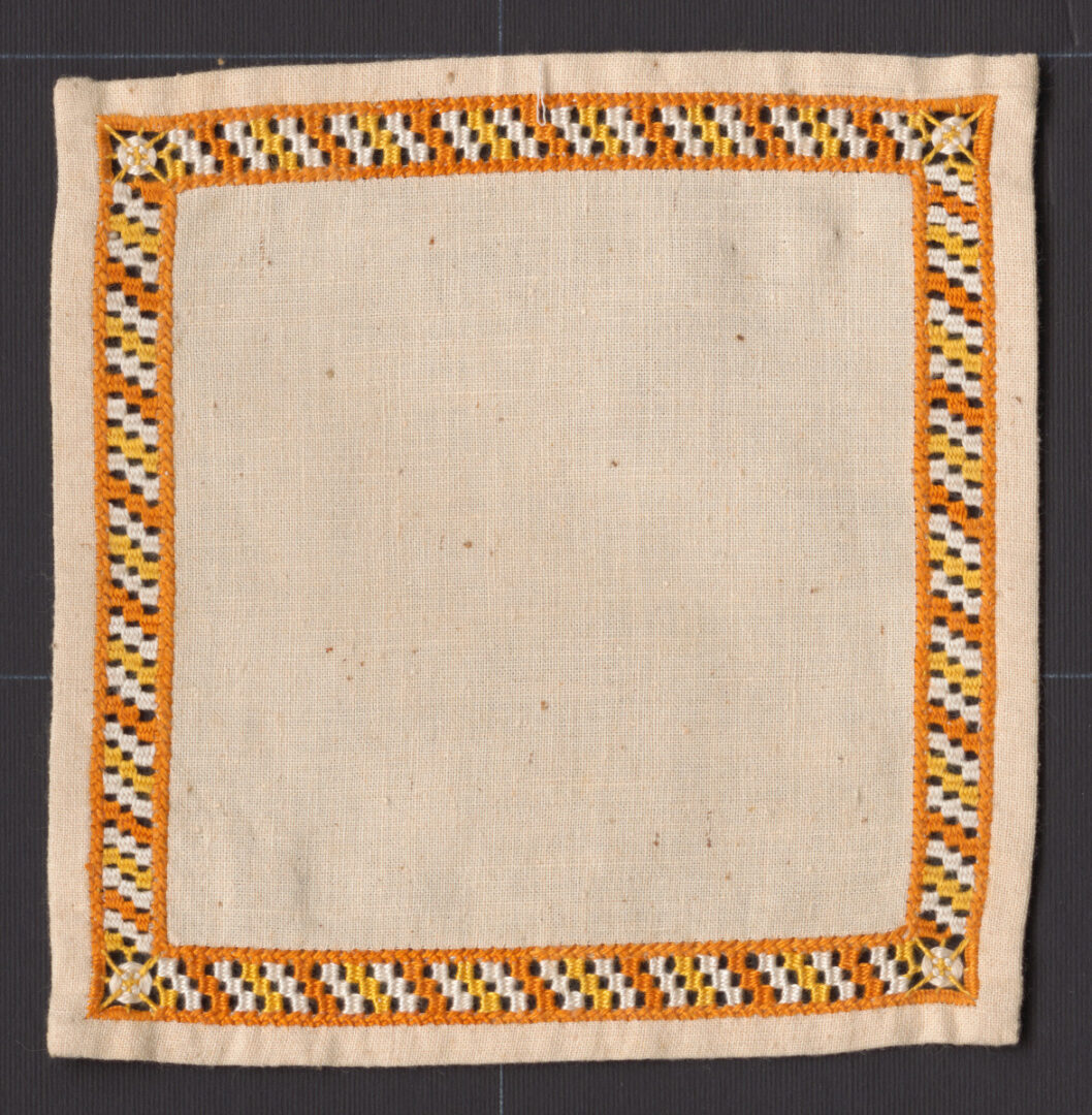 Prikrývka vyšívaná