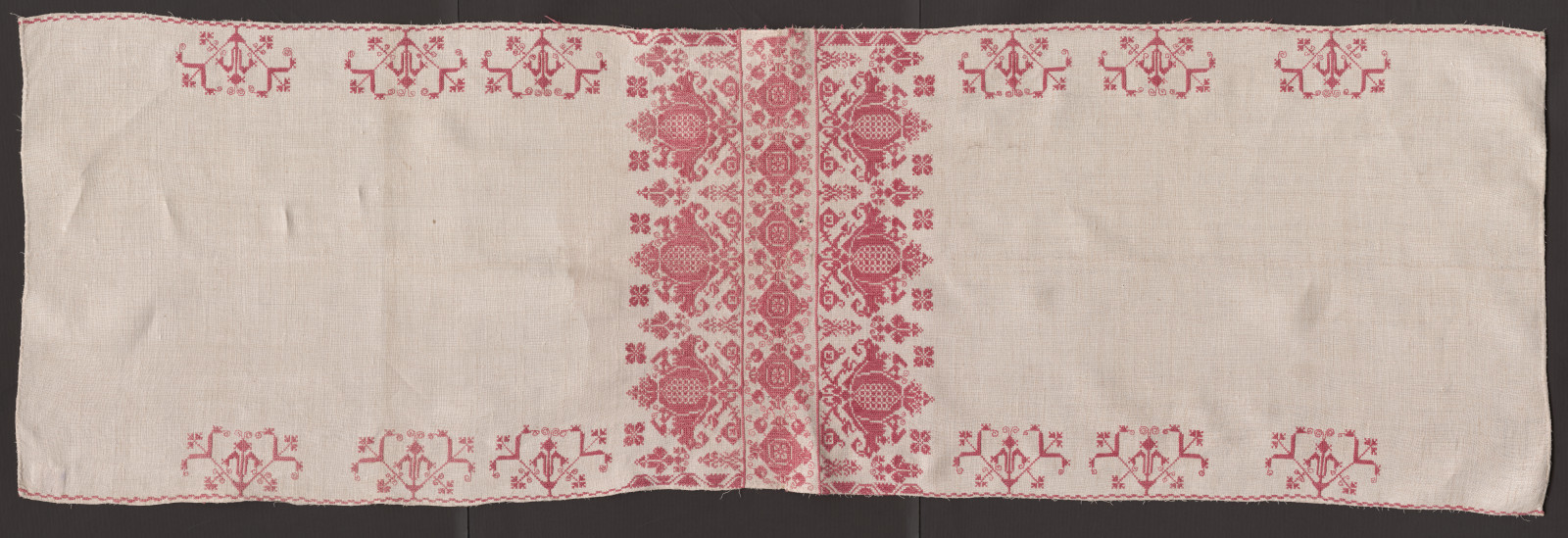 Obliečka na vankúš vyšívaná