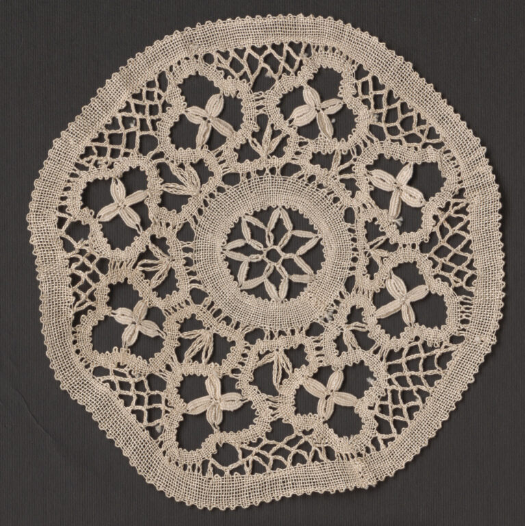 Motív paličkovaný