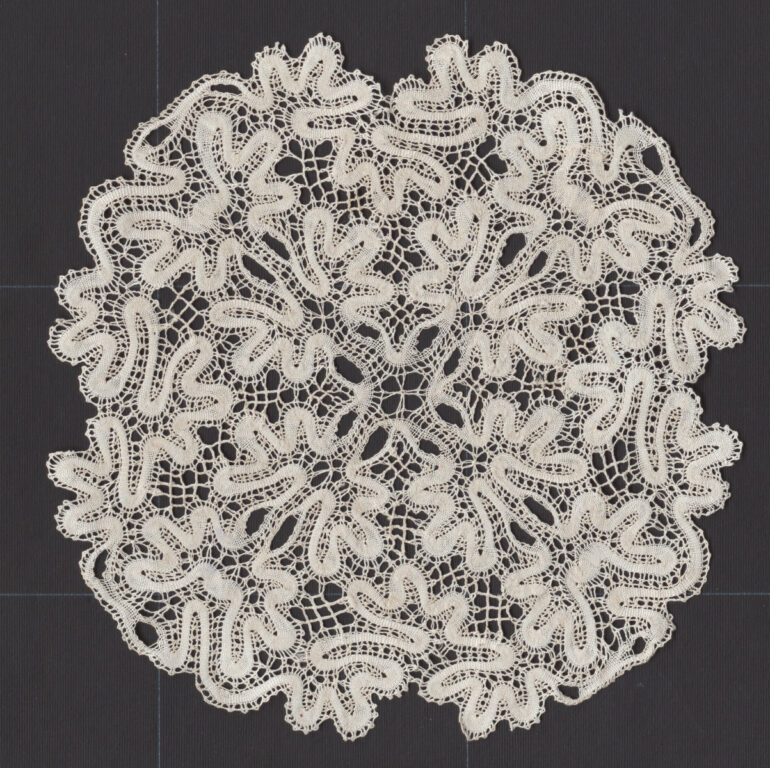 Motív paličkovaný