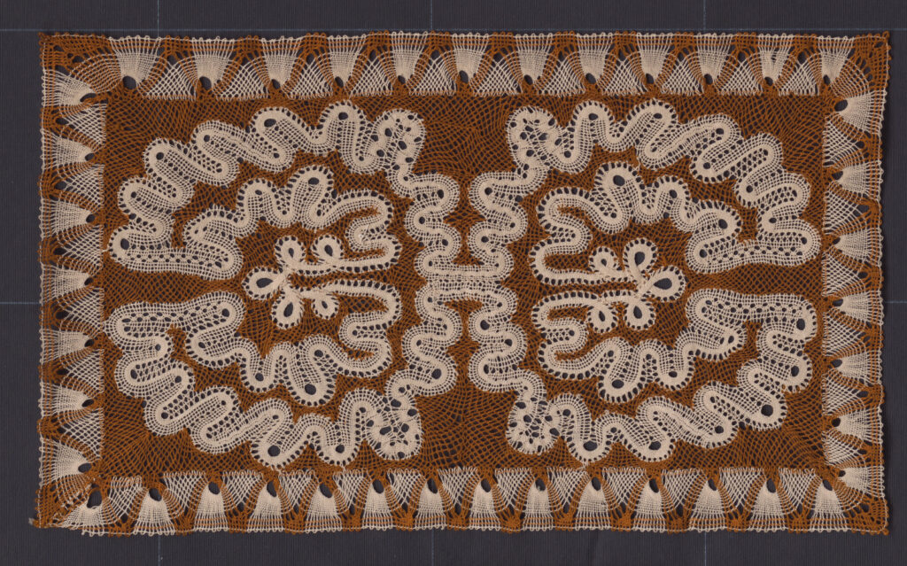 Motív paličkovaný