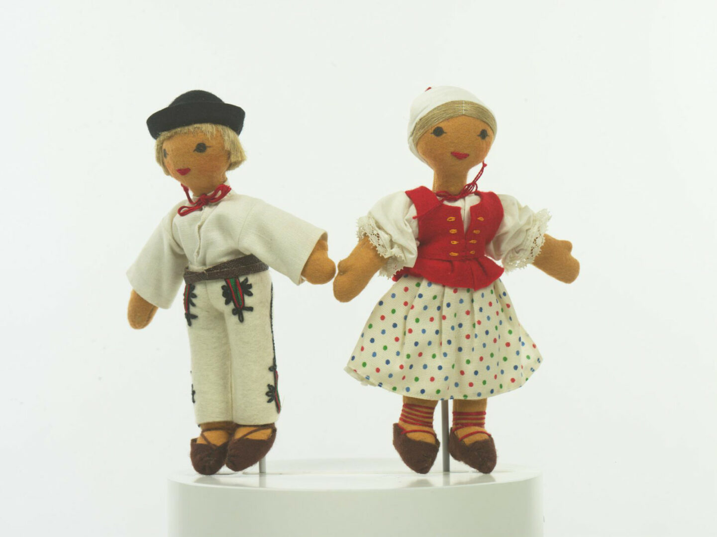 Bábika krojovaná, pár