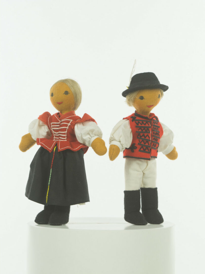 Bábika krojovaná, pár