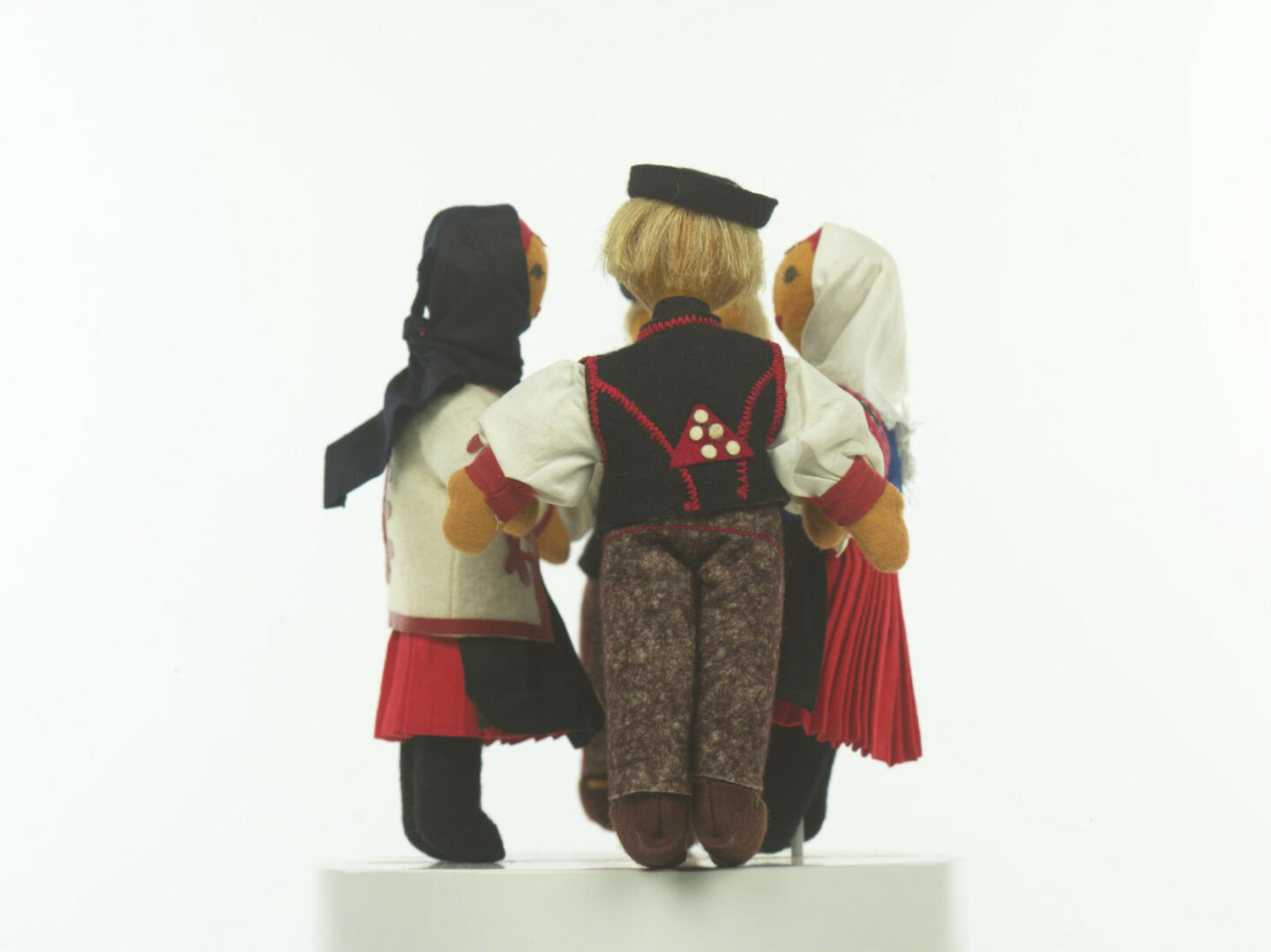 Bábika krojovaná, 2 páry