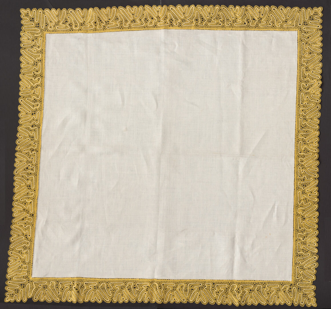 Prikrývka s čipkou