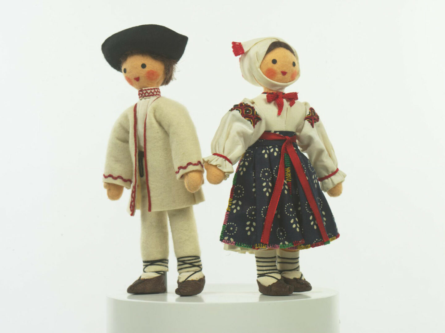 Bábika krojovaná, pár