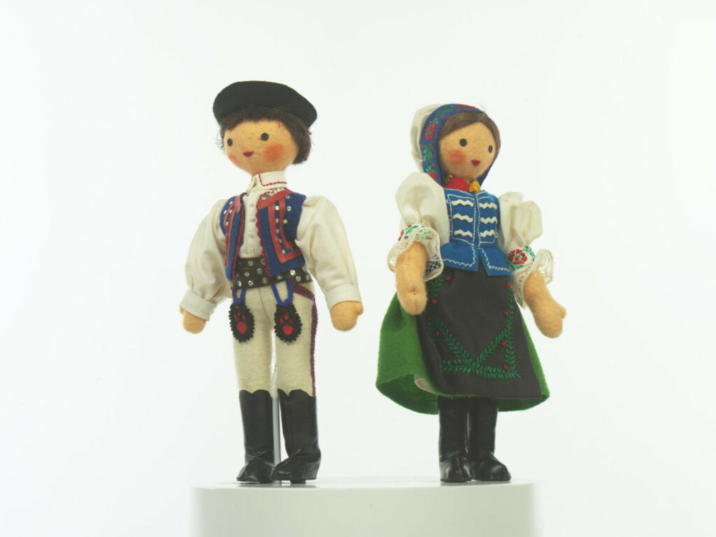 Bábika krojovaná, pár