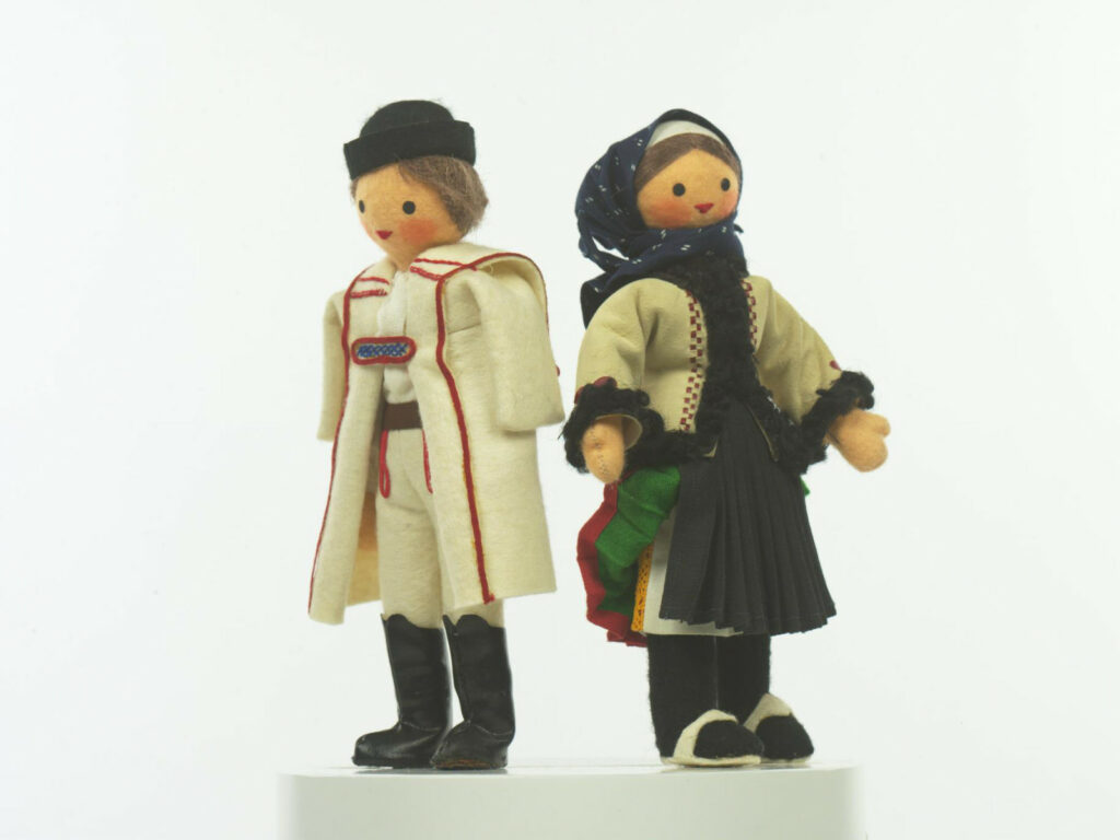 Bábika krojovaná, pár