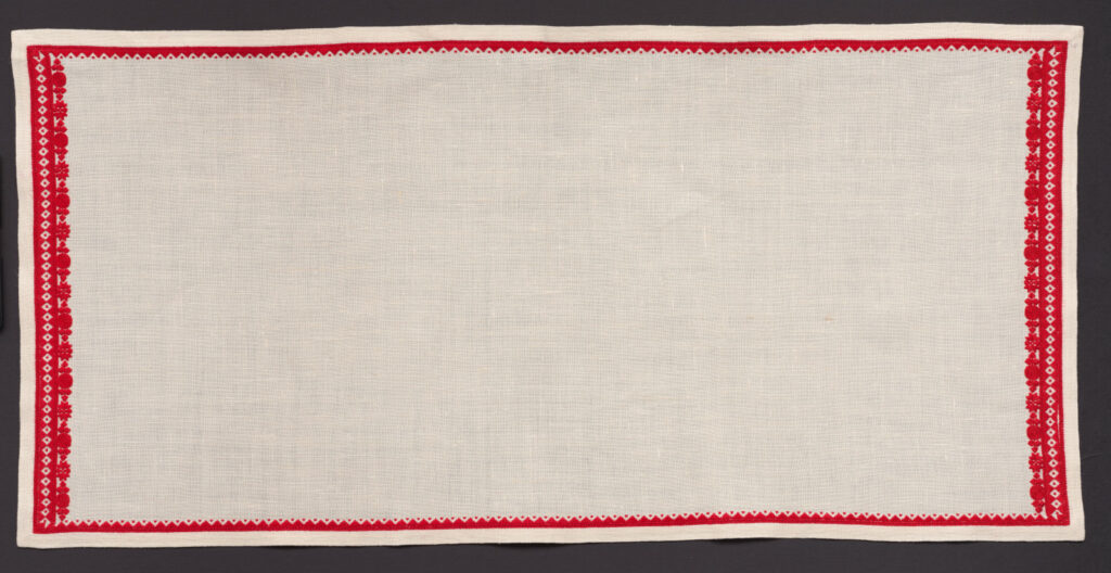 Prikrývka vyšívaná