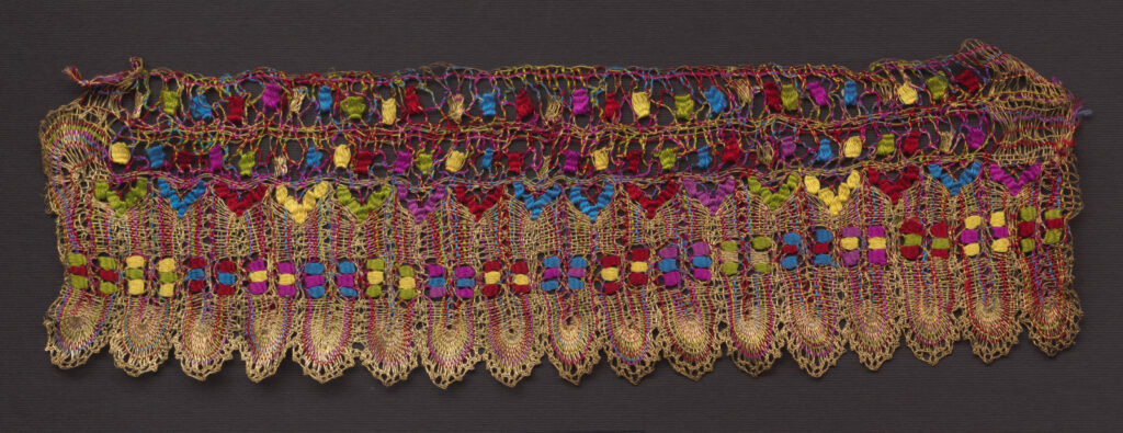 Čipka farebná so zlatom