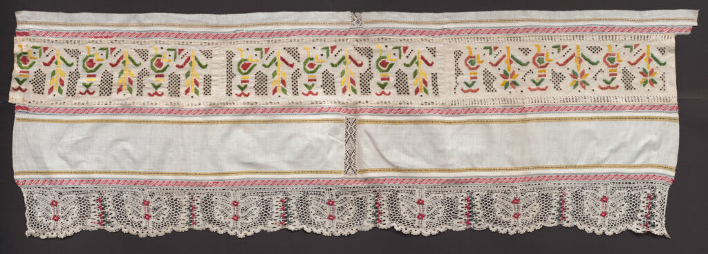 Výšivka z kútnej plachty