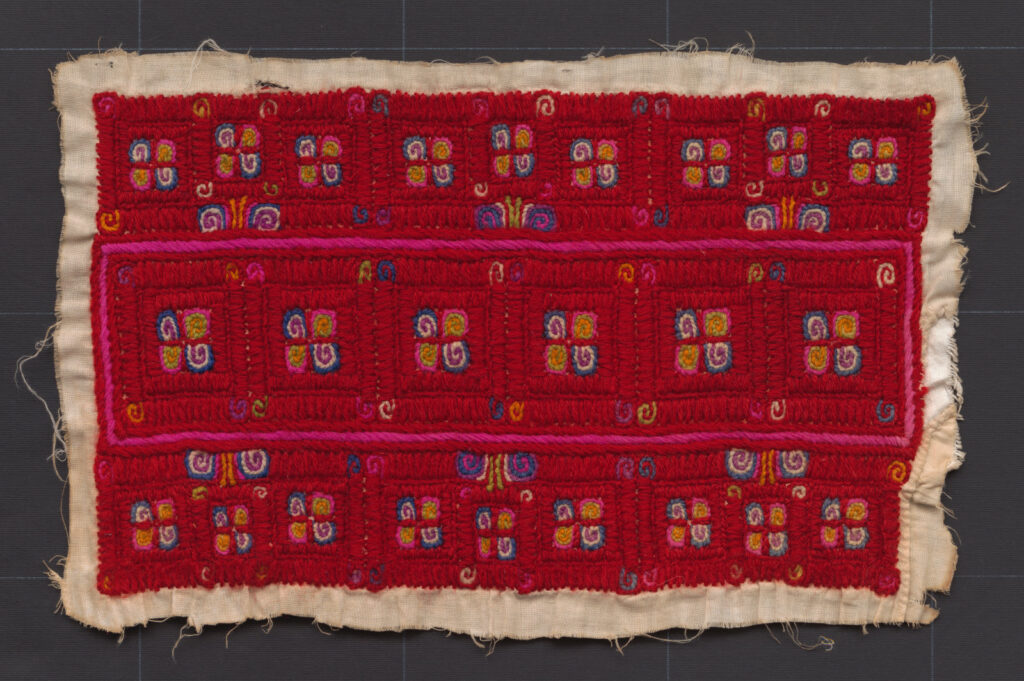 Výšivka z rukávcov