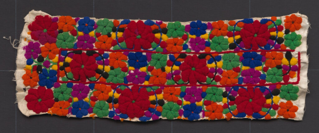 Výšivka z rukávcov