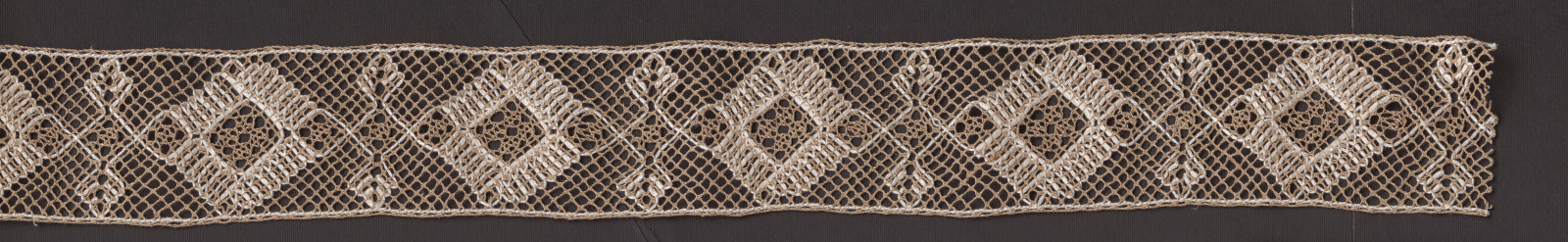 Čipka paličkovaná