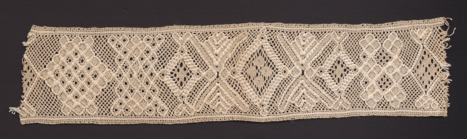 Čipka paličkovaná