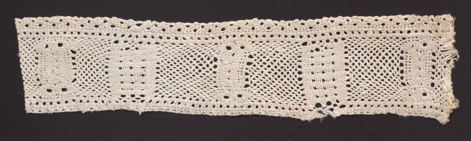 Čipka paličkovaná