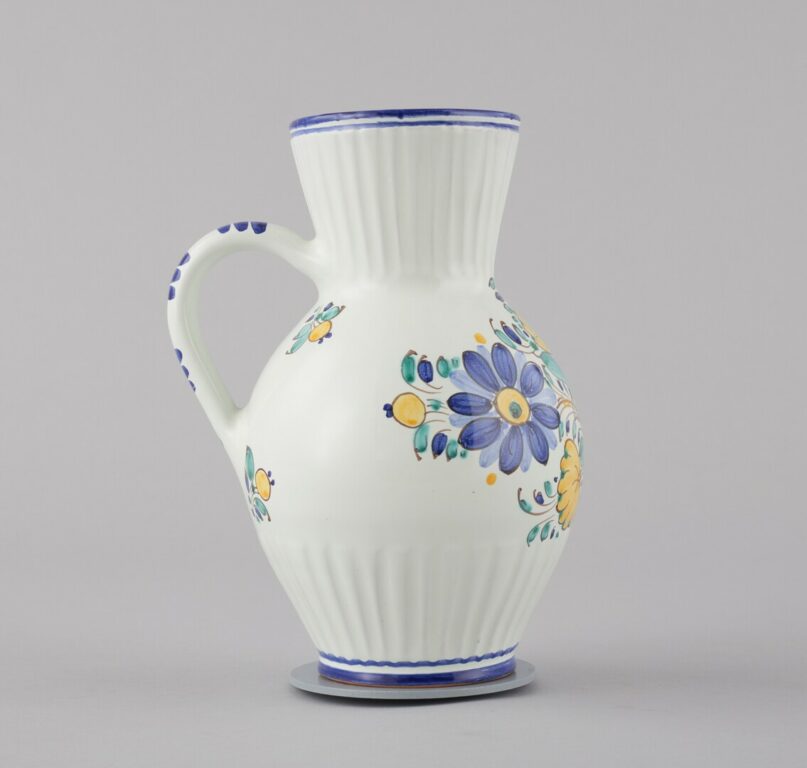 Džbán kanelovaný maľovaný-kytica