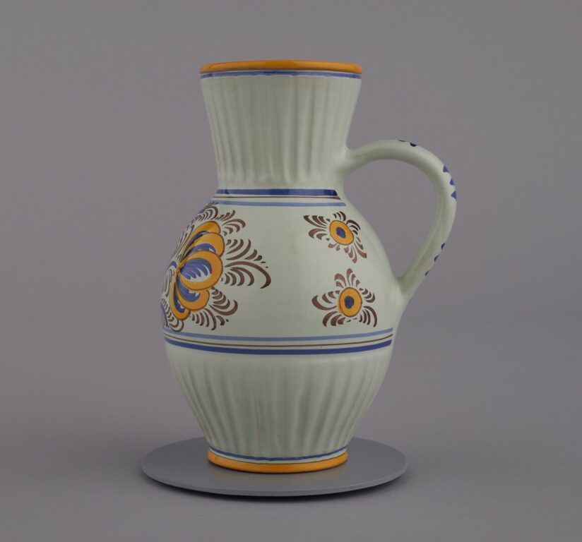 Džbán kanelovaný maľovaný-kytica