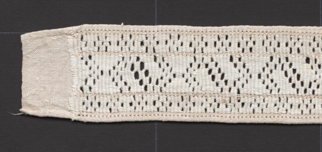 Výšivka z mužskej košele