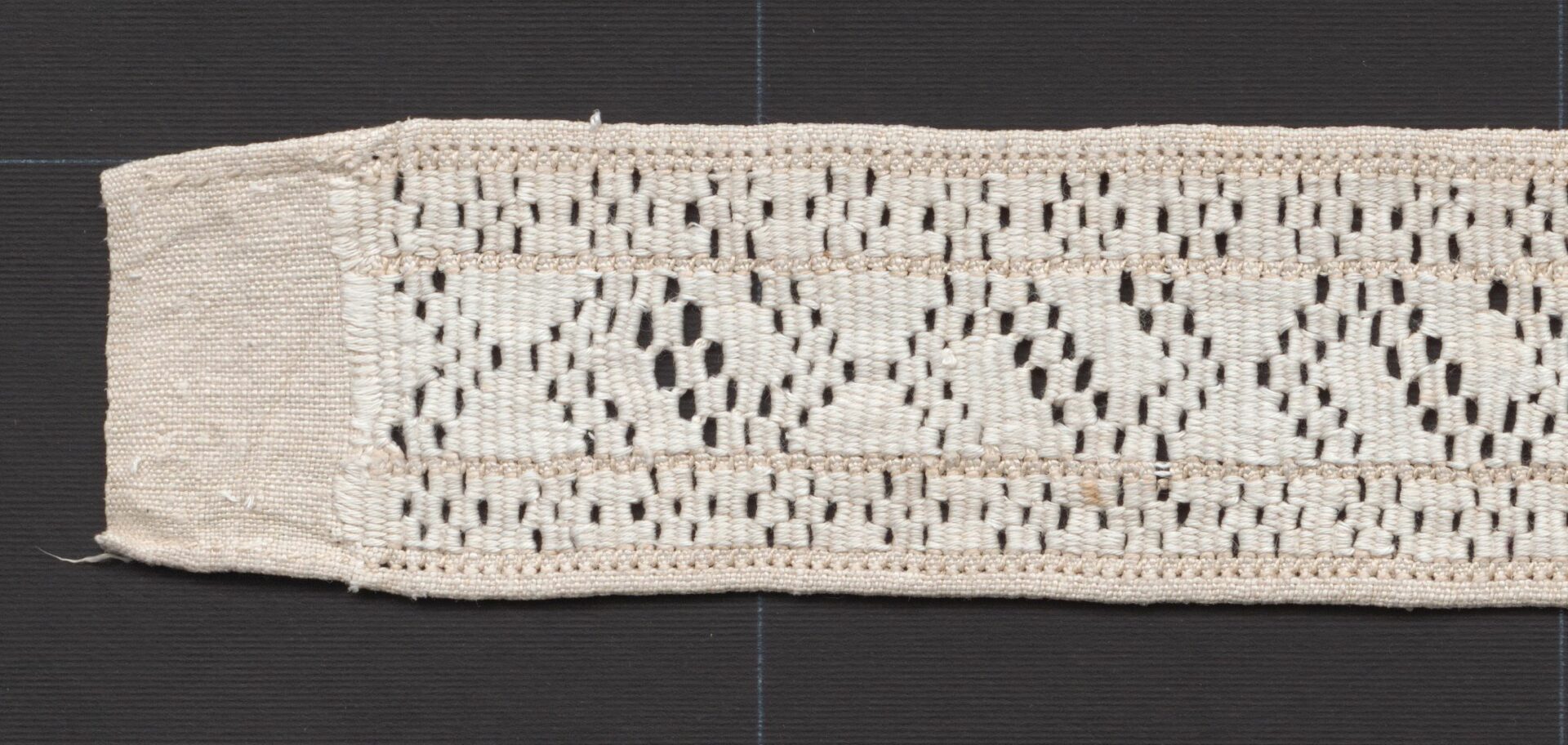 Výšivka z mužskej košele