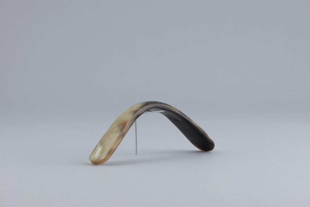 Rožok rohovinový do vlasov