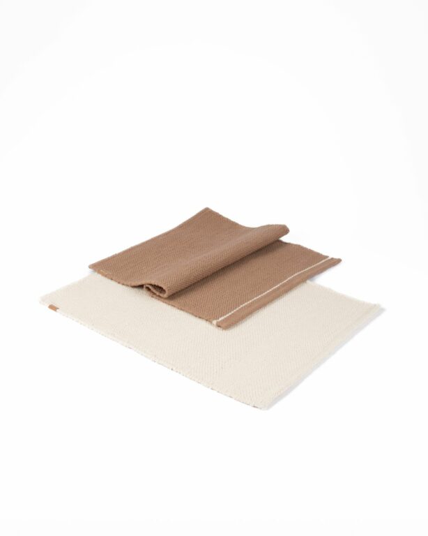 Prestieranie tkané jedálenské